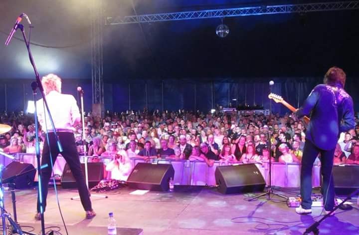 Rod and the Facez performing live